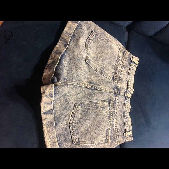 American Apparel Acid Wash Denim Shorts - Picture 4 of 5